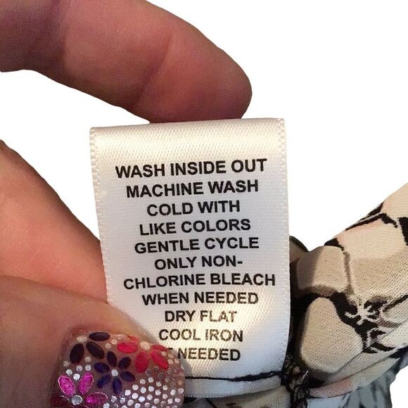 ELLE multi colored blouse. SMALL - Picture 6 of 7